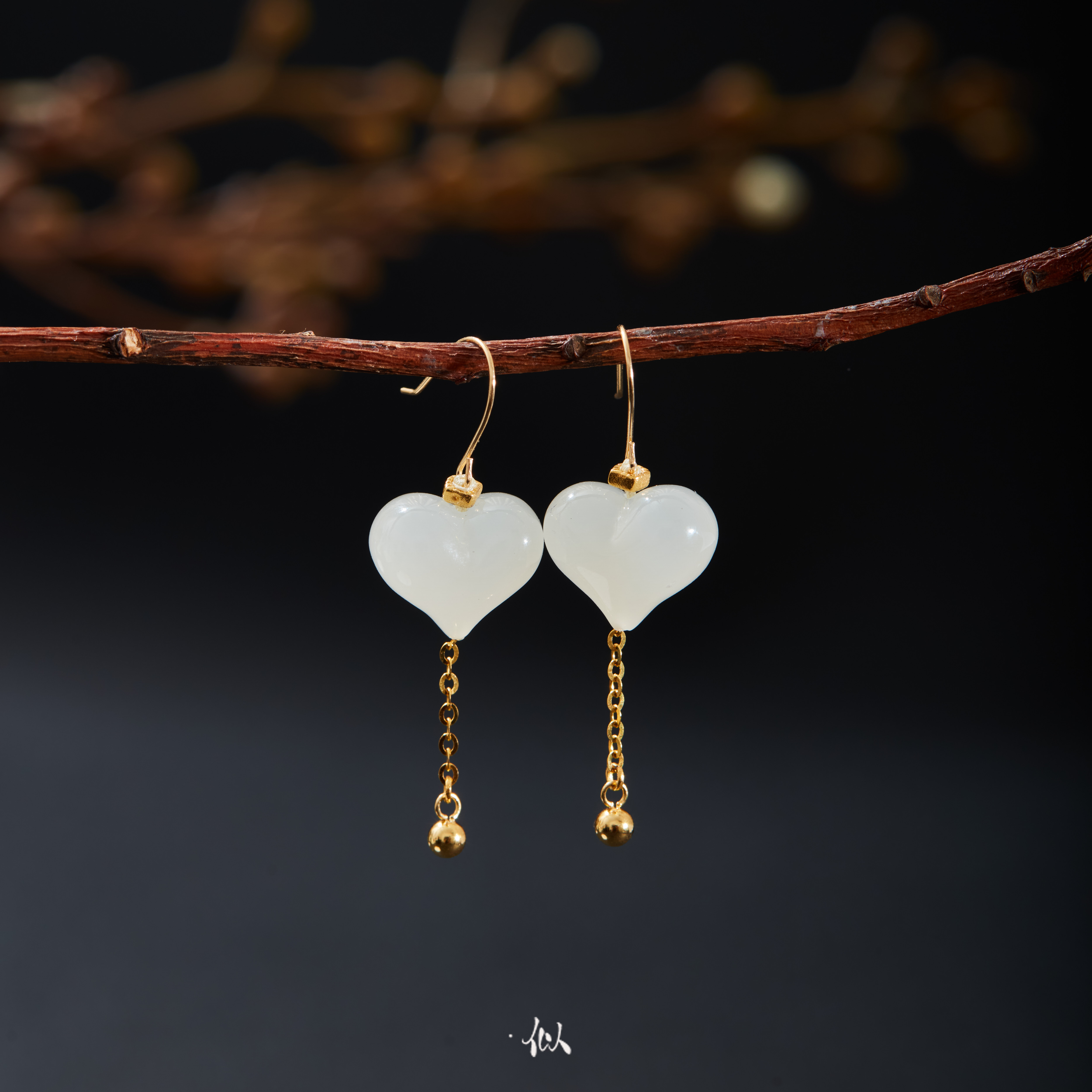 【月谣】·似梓珠宝· 18K白玉爱心耳钩  XYGD371079-G