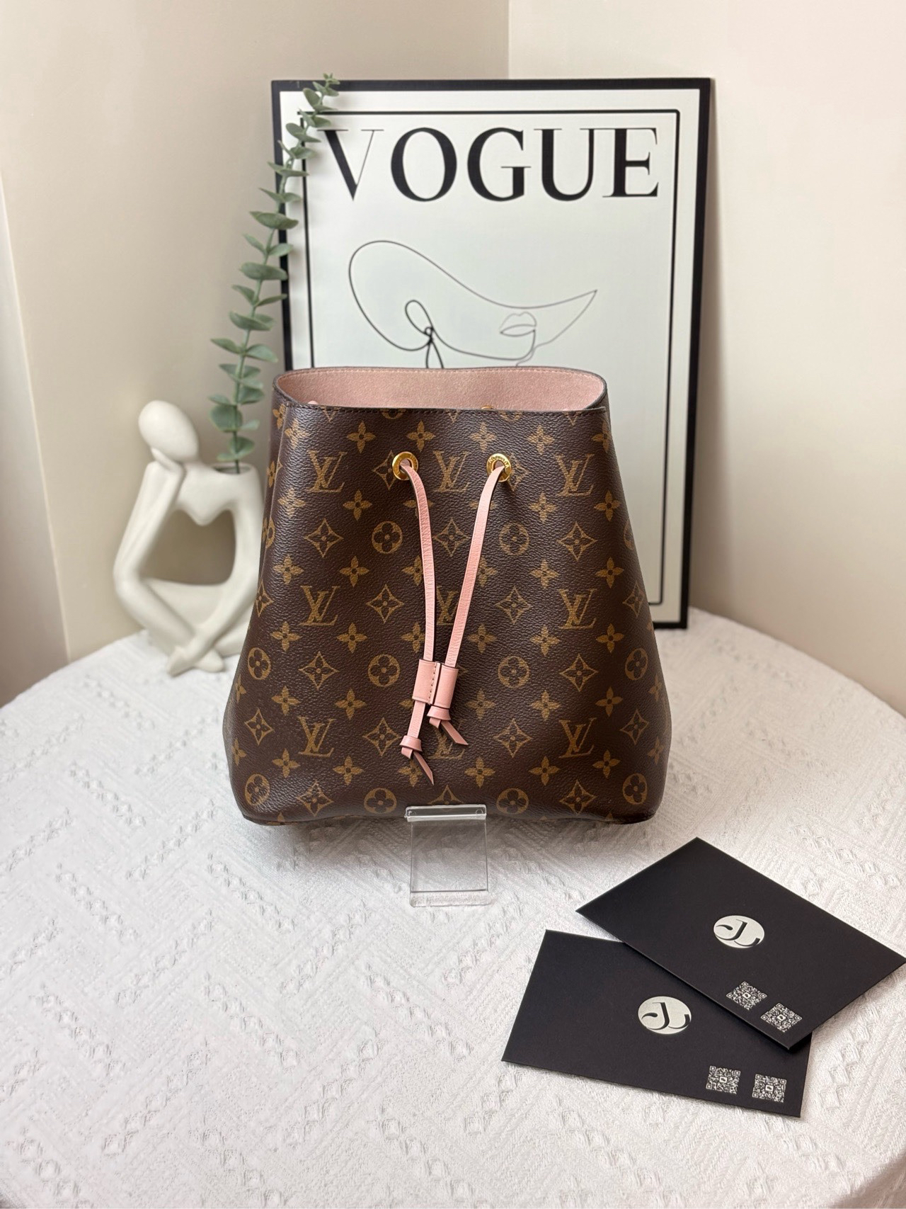 95新 LouisVuitton/路易威登 粉水桶 斜挎包 20年/JW5956