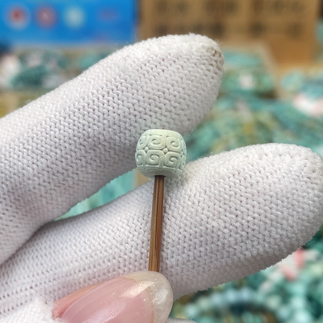 绿松石未镶嵌挂件