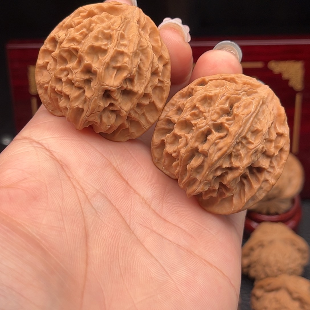 文玩核桃吊坠苹果