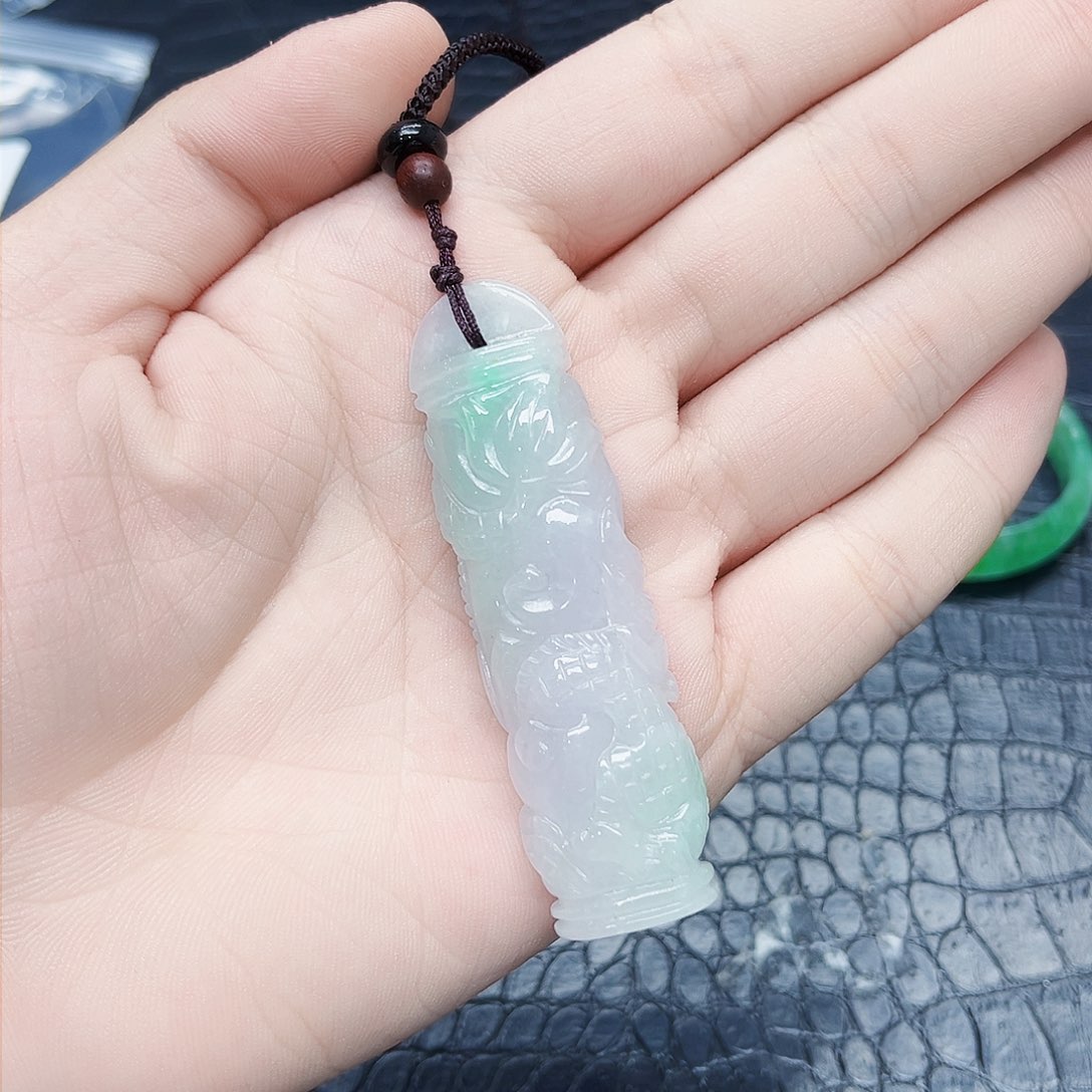 翡翠手镯未镶嵌多样性