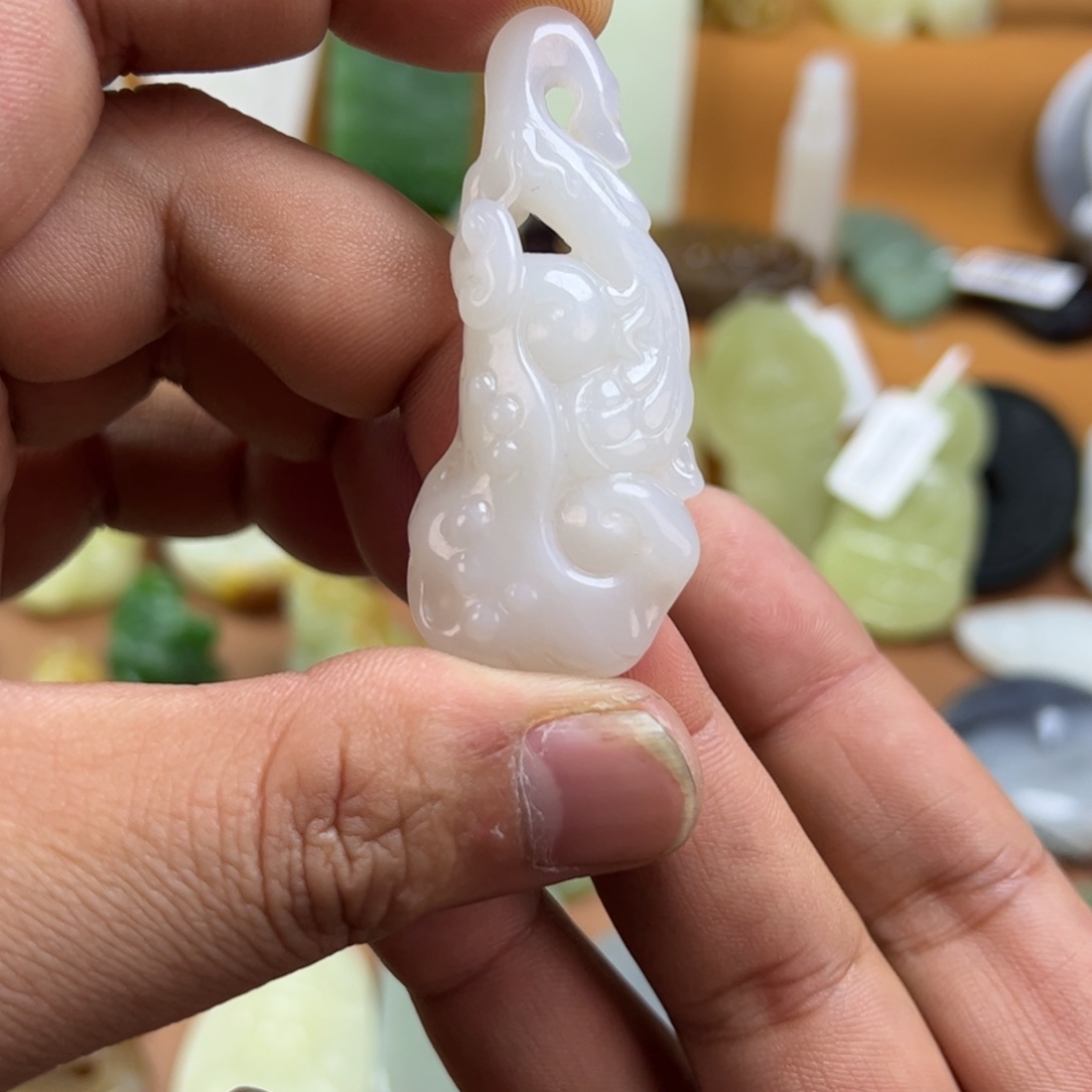 和田玉未镶嵌颈饰