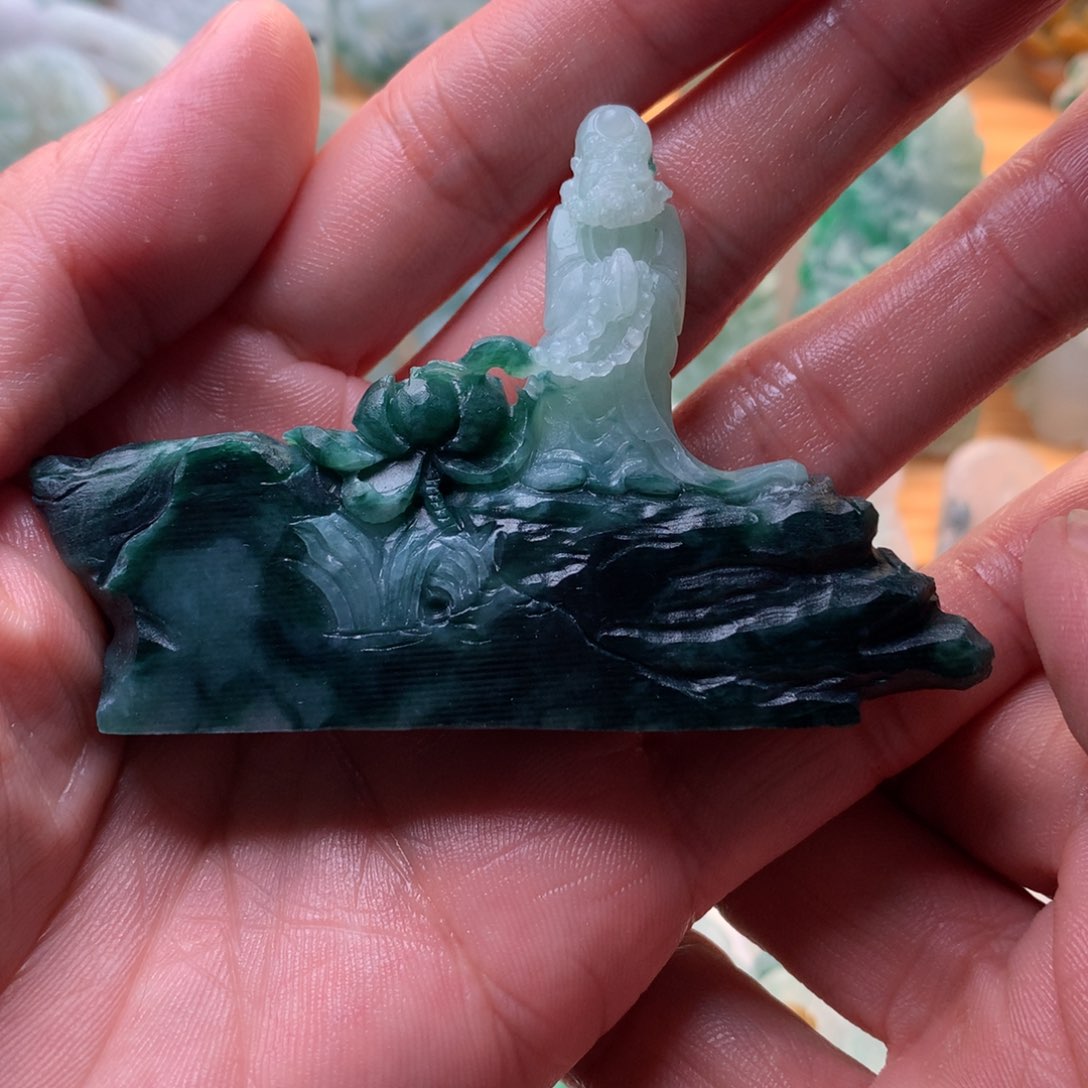 了***李定制翡翠未镶嵌达摩摆件