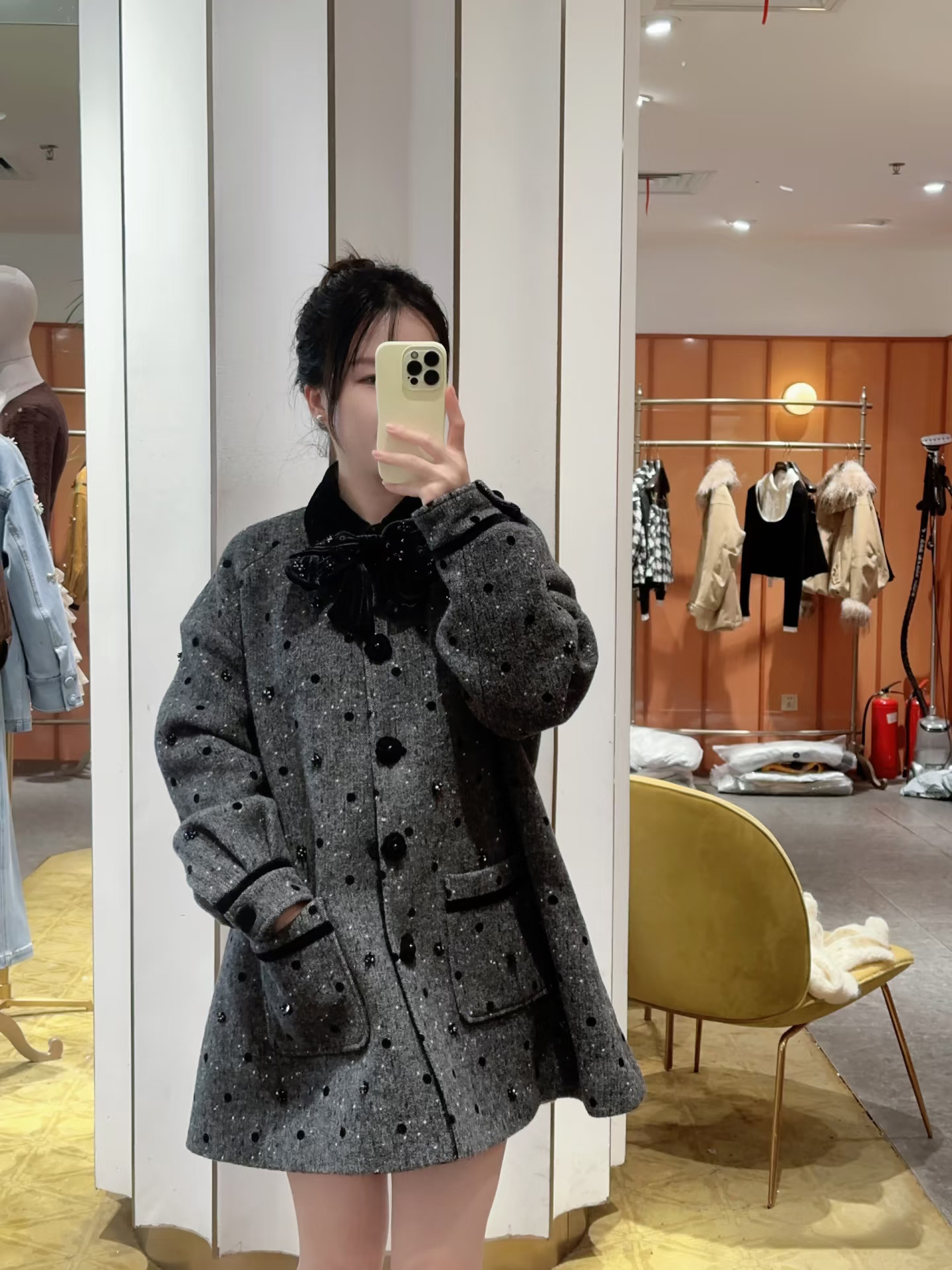 2025秋冬新款时尚立体蝴蝶结装饰领波点中长款毛呢外套