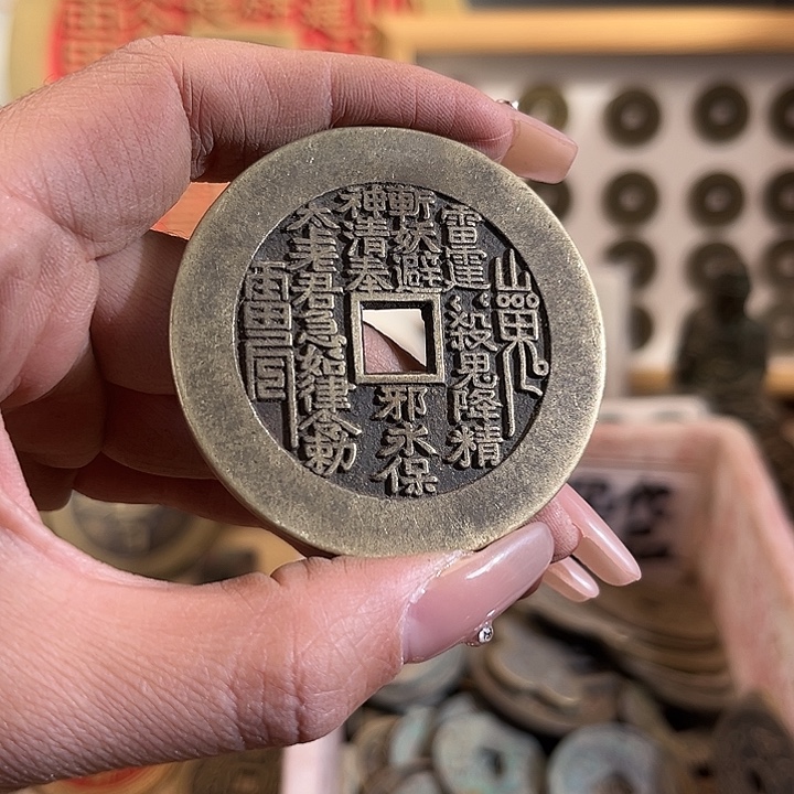 进***进铜现代翻砂工艺作品