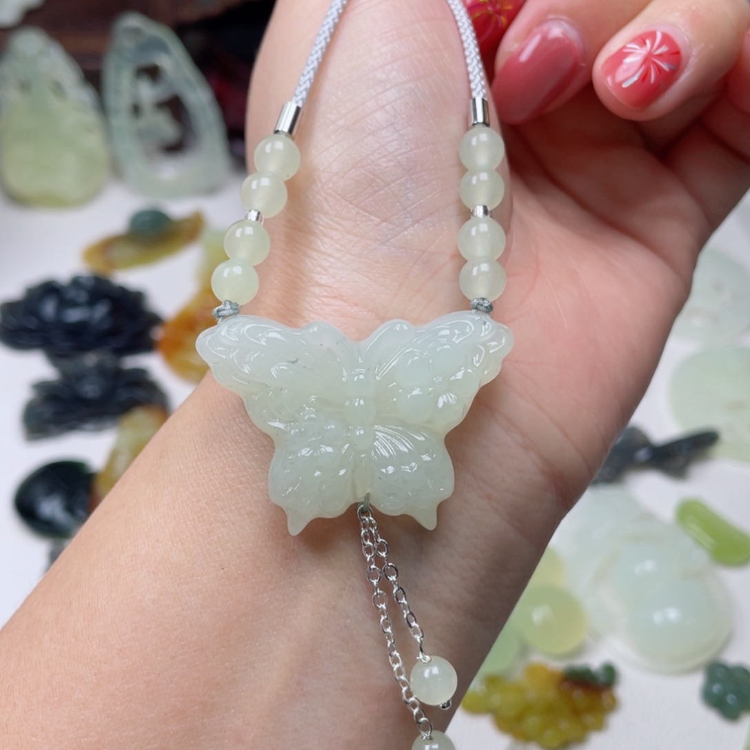 蛇纹石玉颈饰未镶嵌