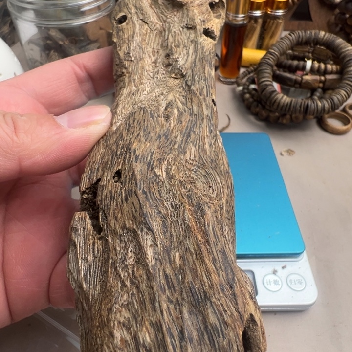 棋楠沉香虫眼101克