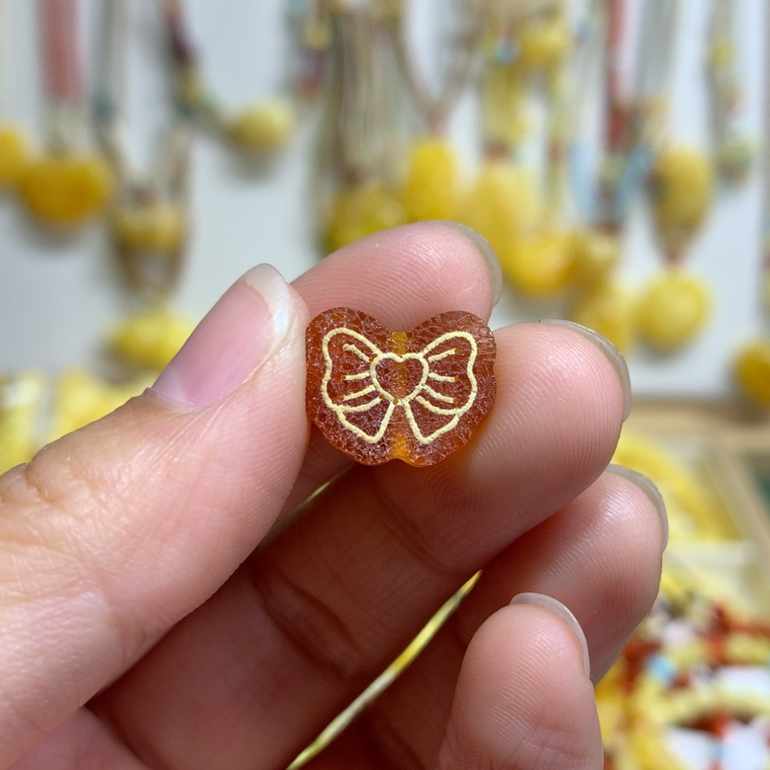 蜜蜡未镶嵌裸石配饰