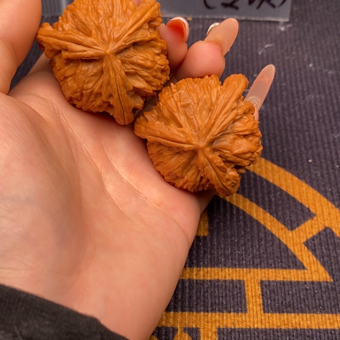 小***车吊坠文玩核桃白狮子