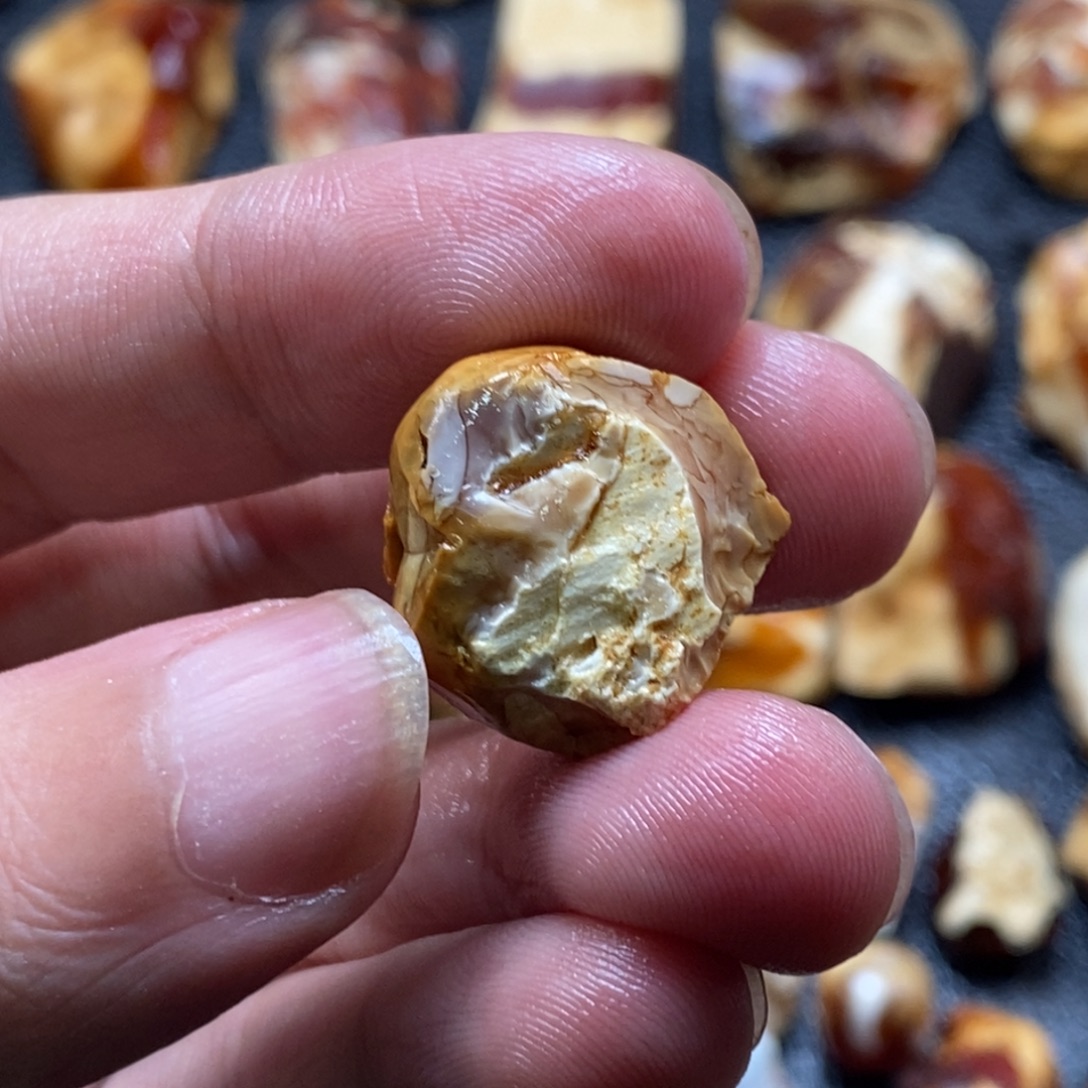 缪***e定制琥珀未镶嵌琥珀蜜蜡原石定制