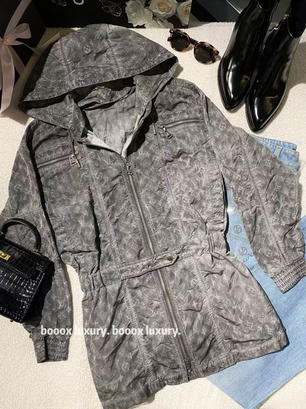 99新 LouisVuitton/路易威登 zz568  灰色满印收腰派克服 36码 