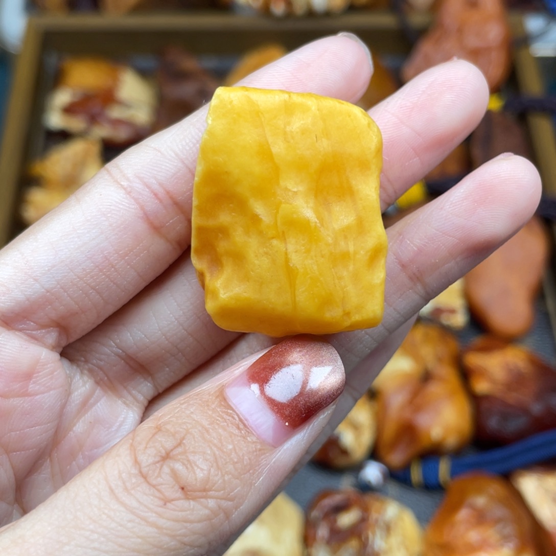 琥珀未镶嵌珠宝奇石