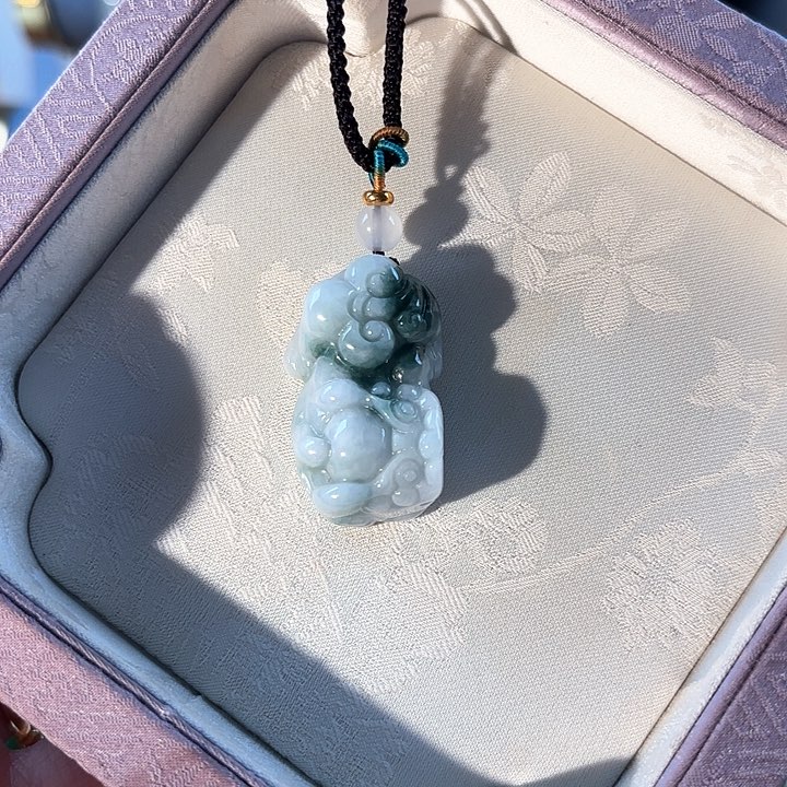 翡翠未镶嵌吊坠(赠链)翡翠未镶嵌吊坠