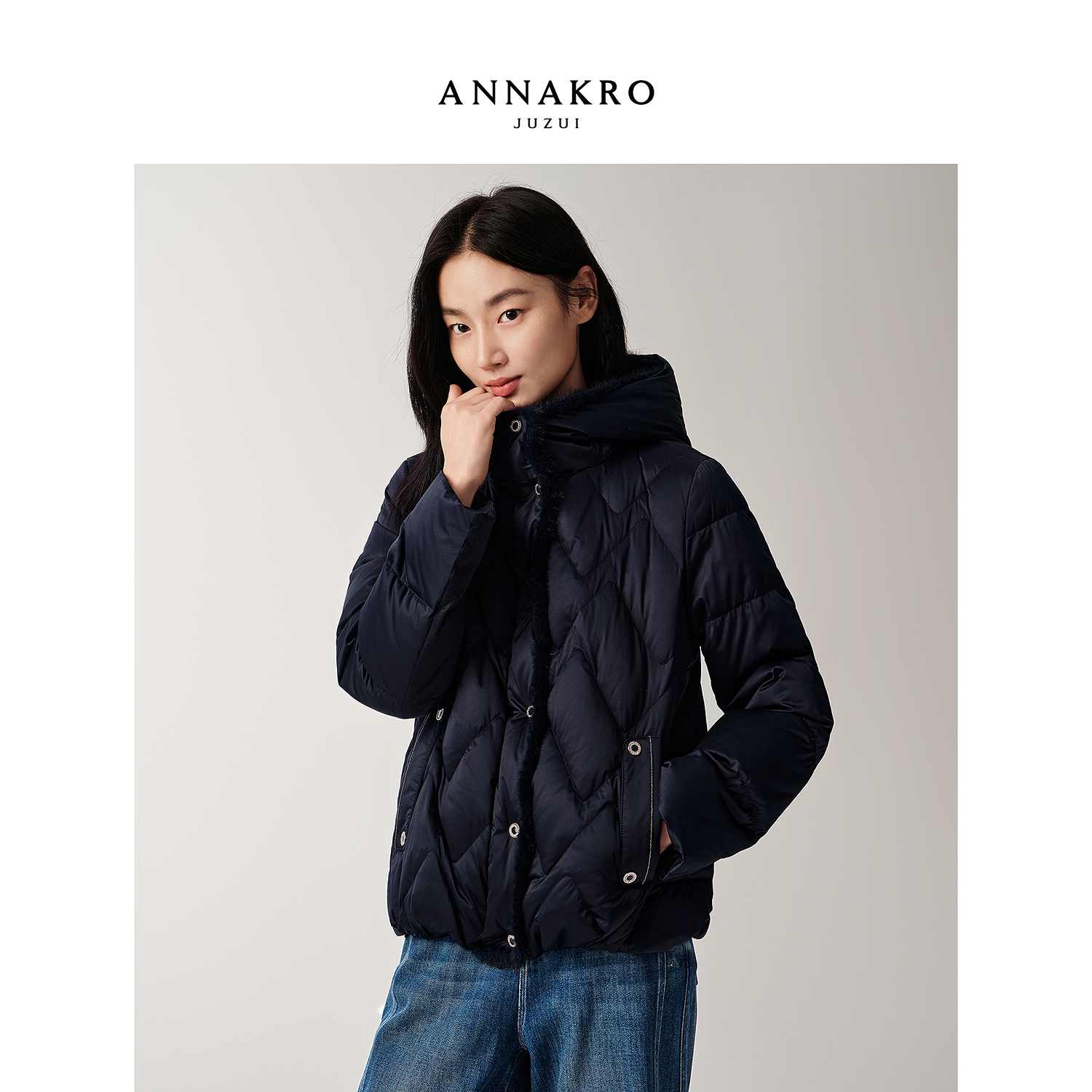 玖姿安娜蔻优雅水貂毛拼接短款鸭绒羽绒服女2025冬新款KWFD03333