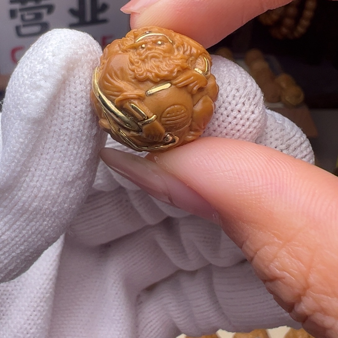 把件猴头核桃镶嵌款钟馗嫁妹全品有正常封口线