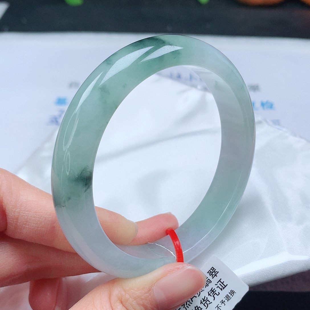 翡翠手镯未镶嵌58圈