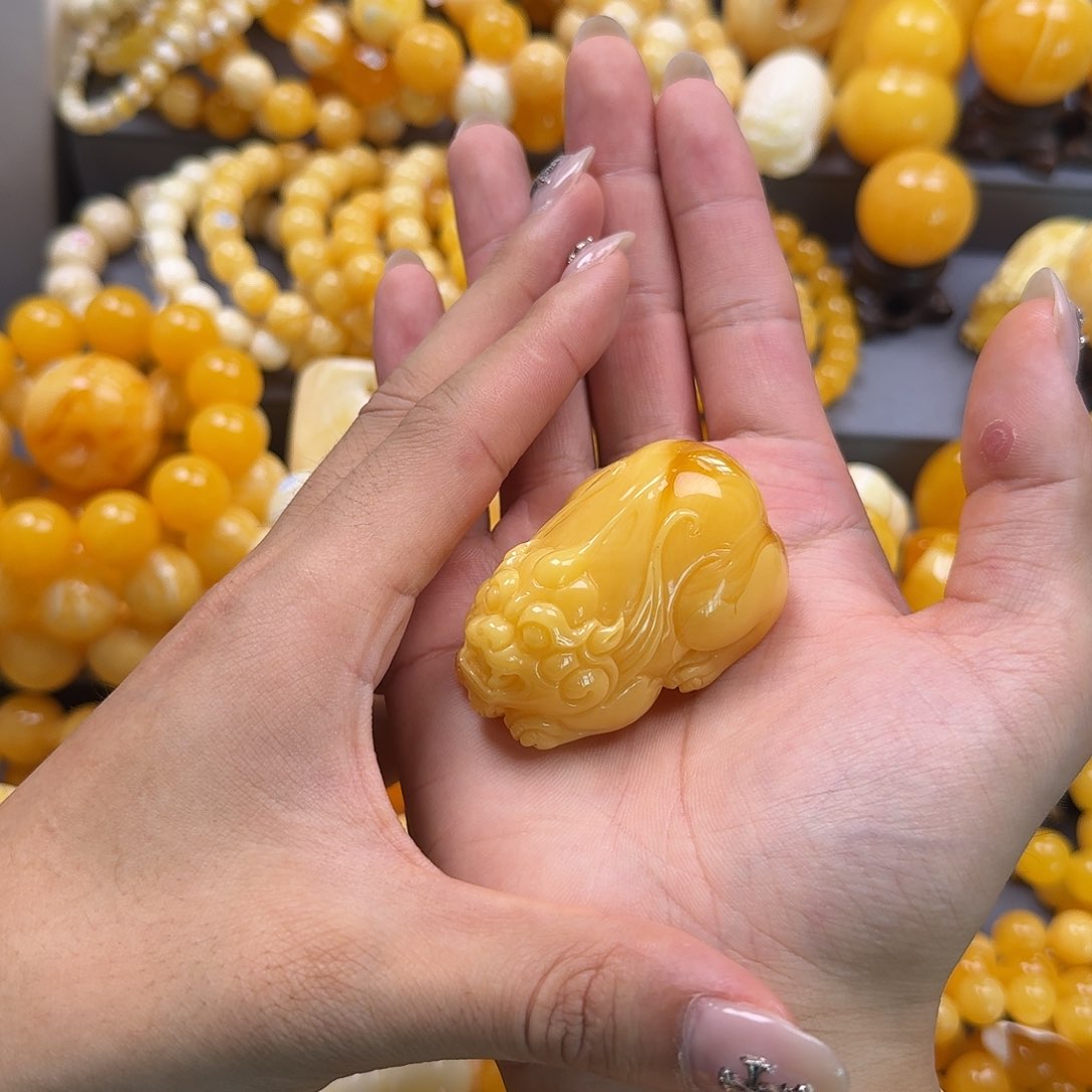 蜜蜡珠宝奇石未镶嵌貔貅