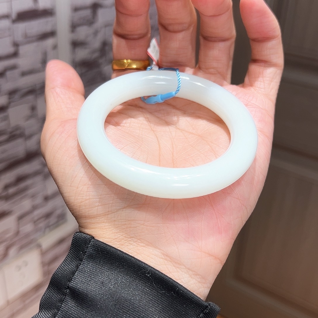 和田玉手镯56.57未镶嵌