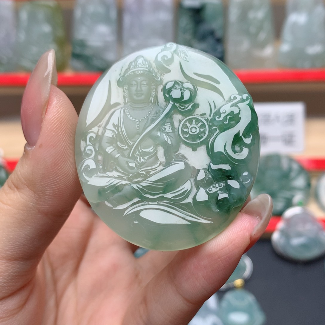 翡翠颈饰未镶嵌观音