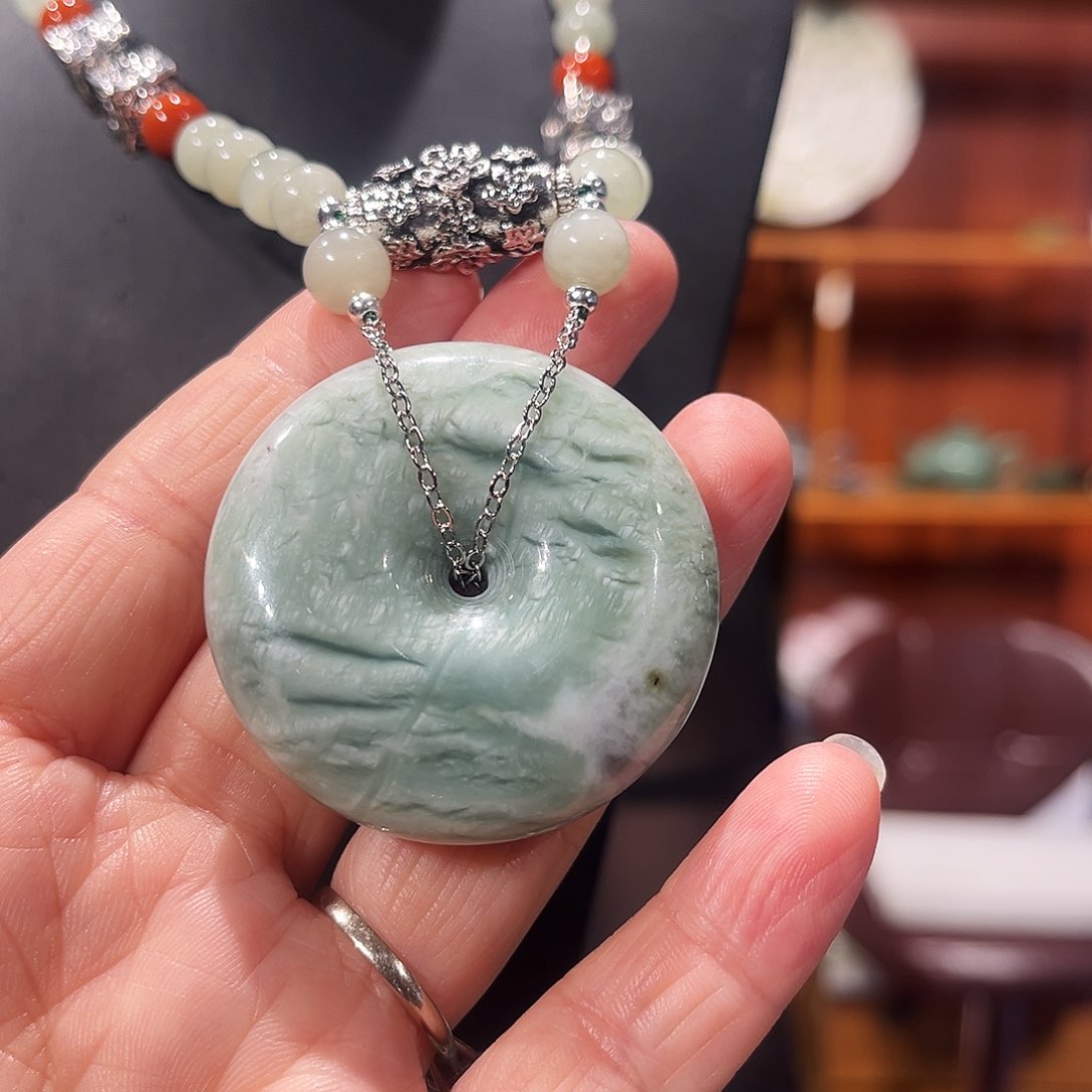 颈饰未镶嵌和田玉（糖玉）