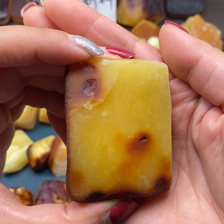 定制琥珀未镶嵌蜜蜡