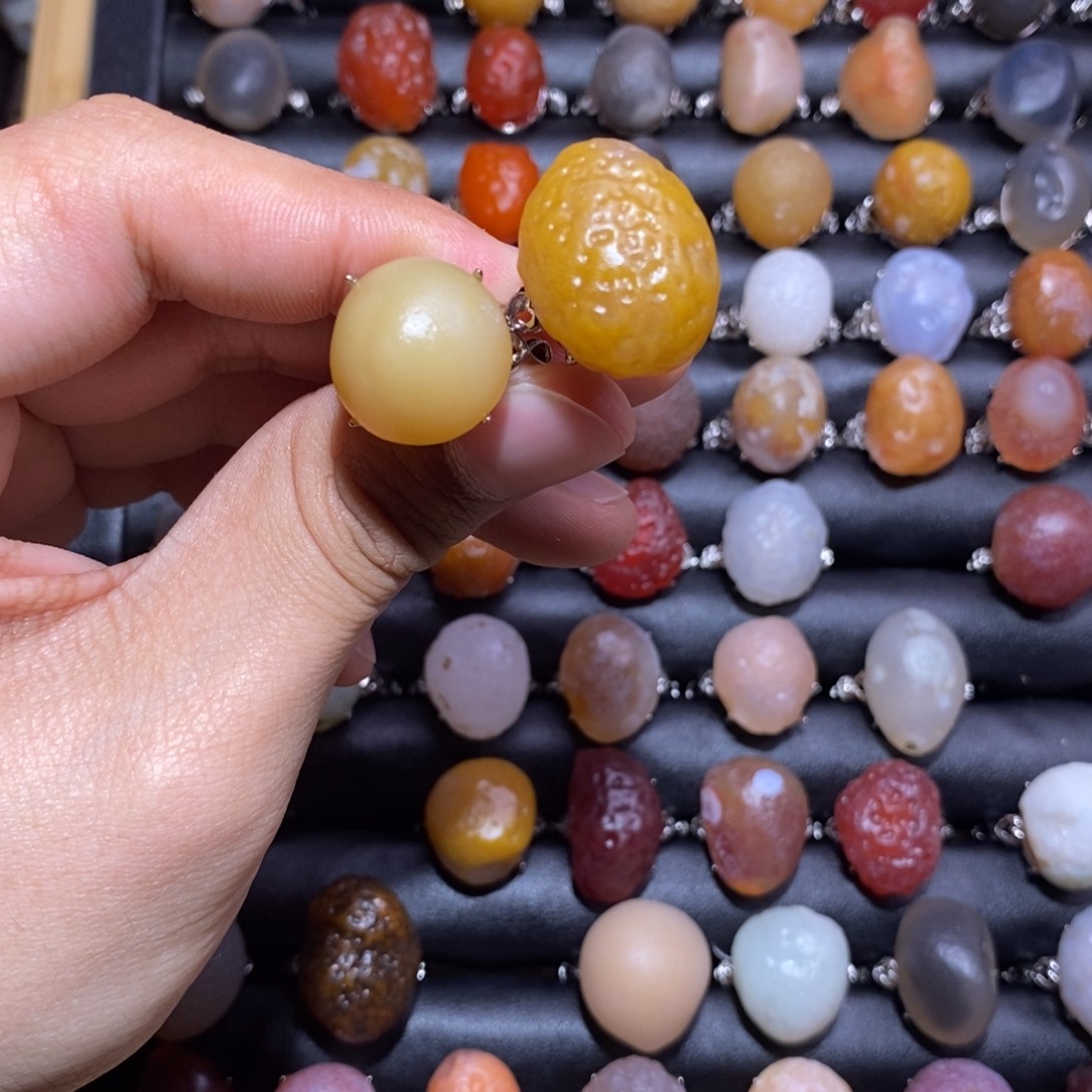 红***姐玛瑙/玉髓合金戒指