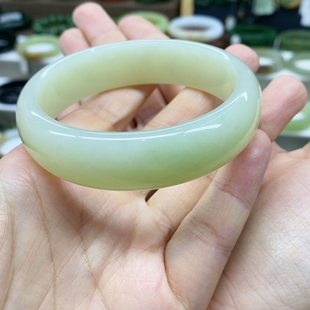 【闪购商品】未镶嵌手镯和田玉何**心