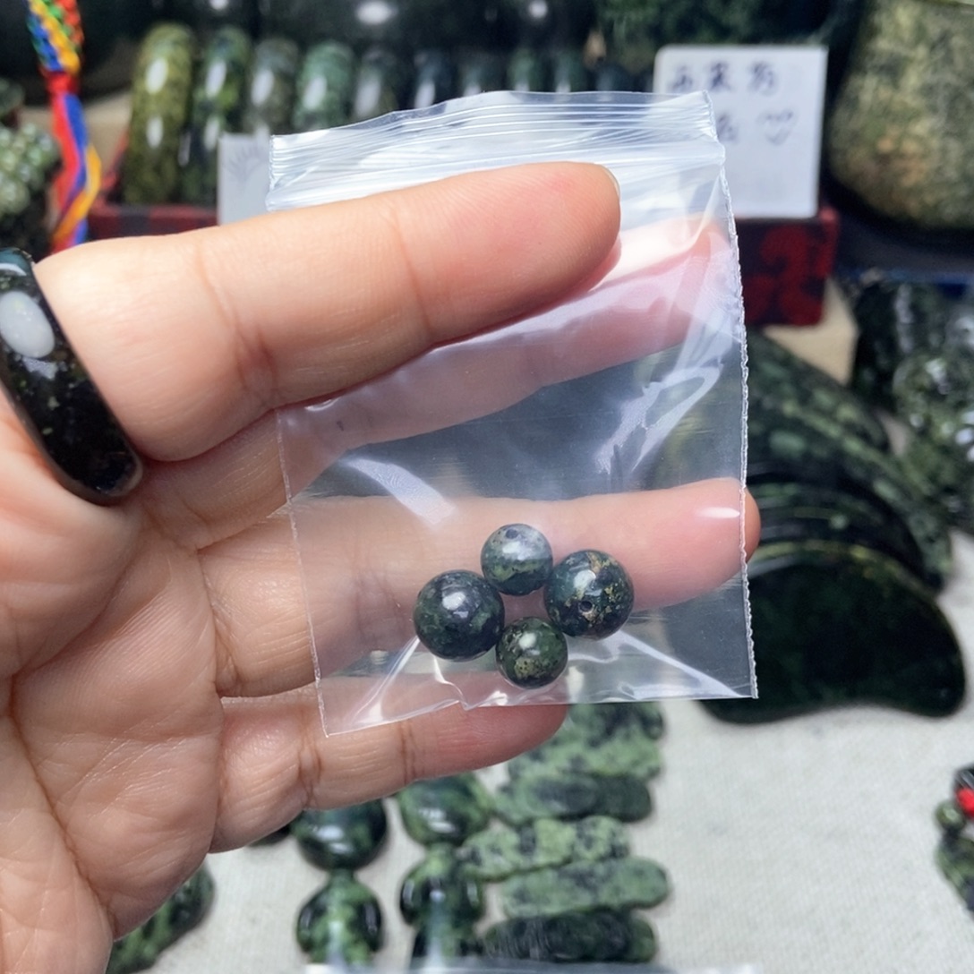 花***音蛇纹石玉未镶嵌耳挂