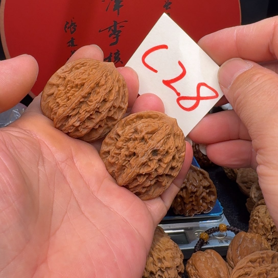 文玩核桃把件40虎头