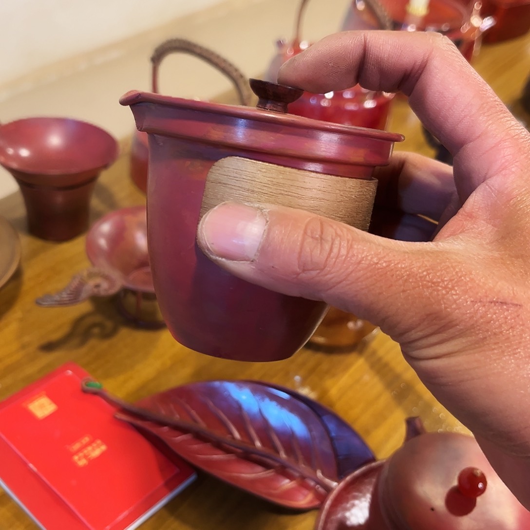 手抓壶手工锻打工艺