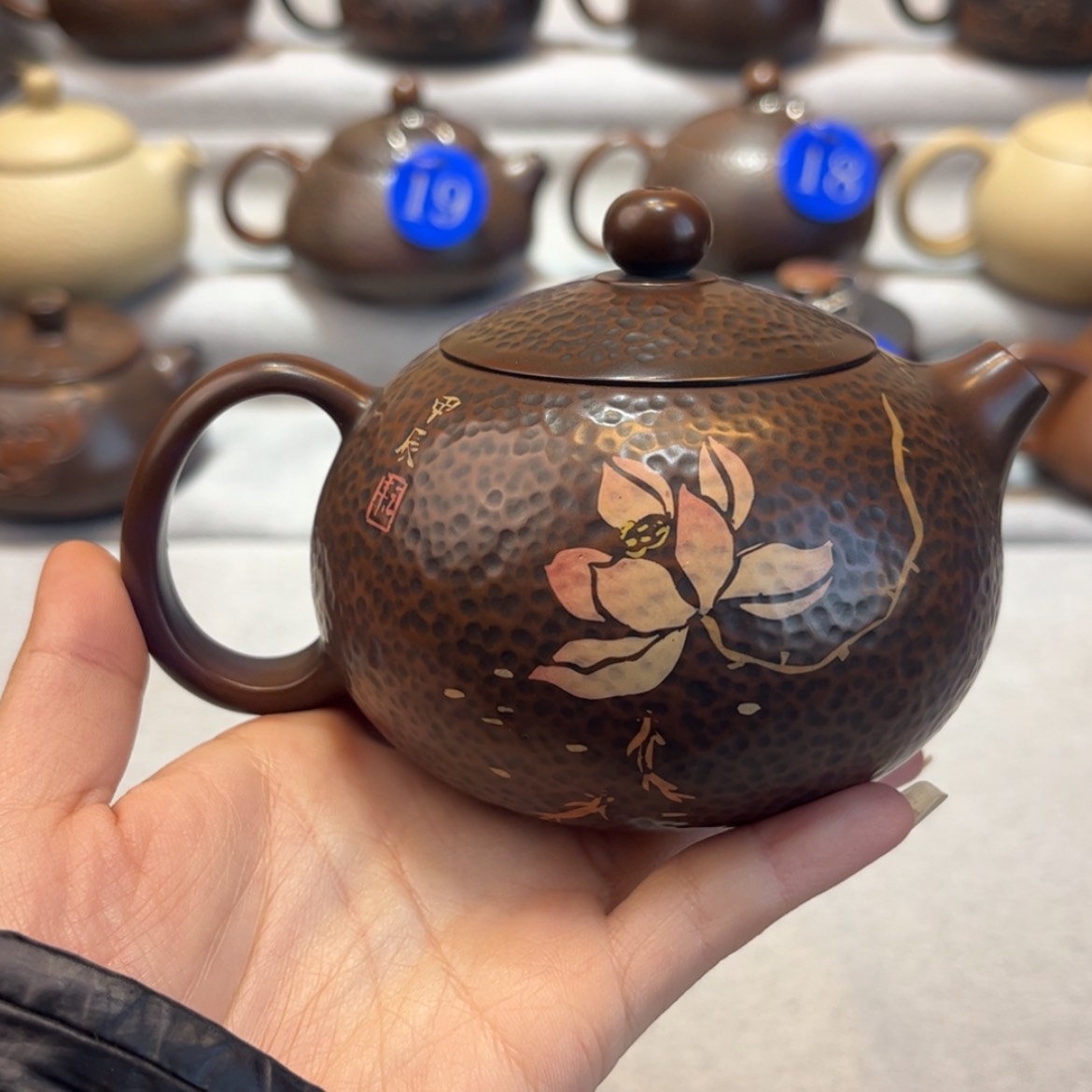 【闪购商品】红泥 微瑕 容量 240c c