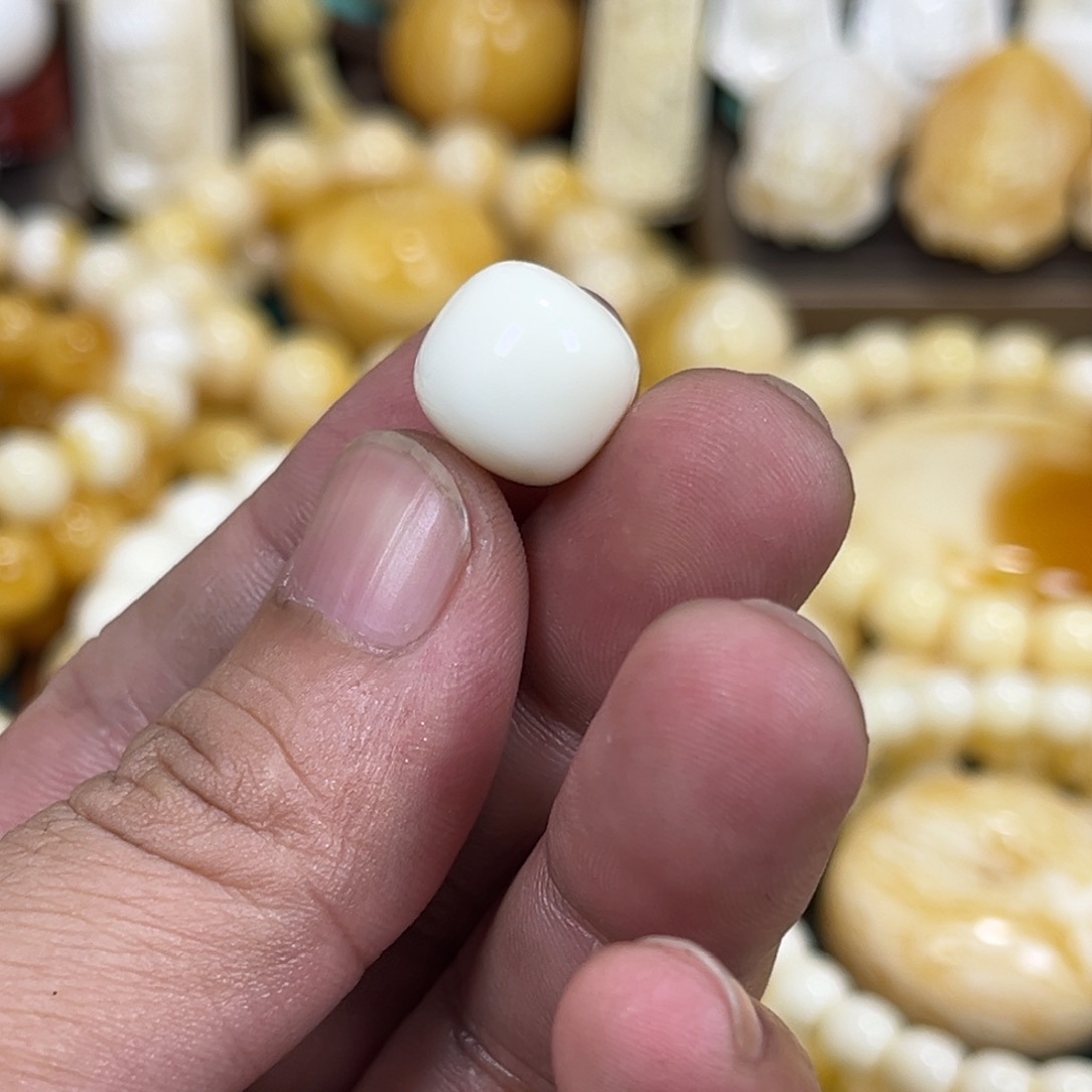 琥珀手链未镶嵌丶*弹白老邢12.8mm