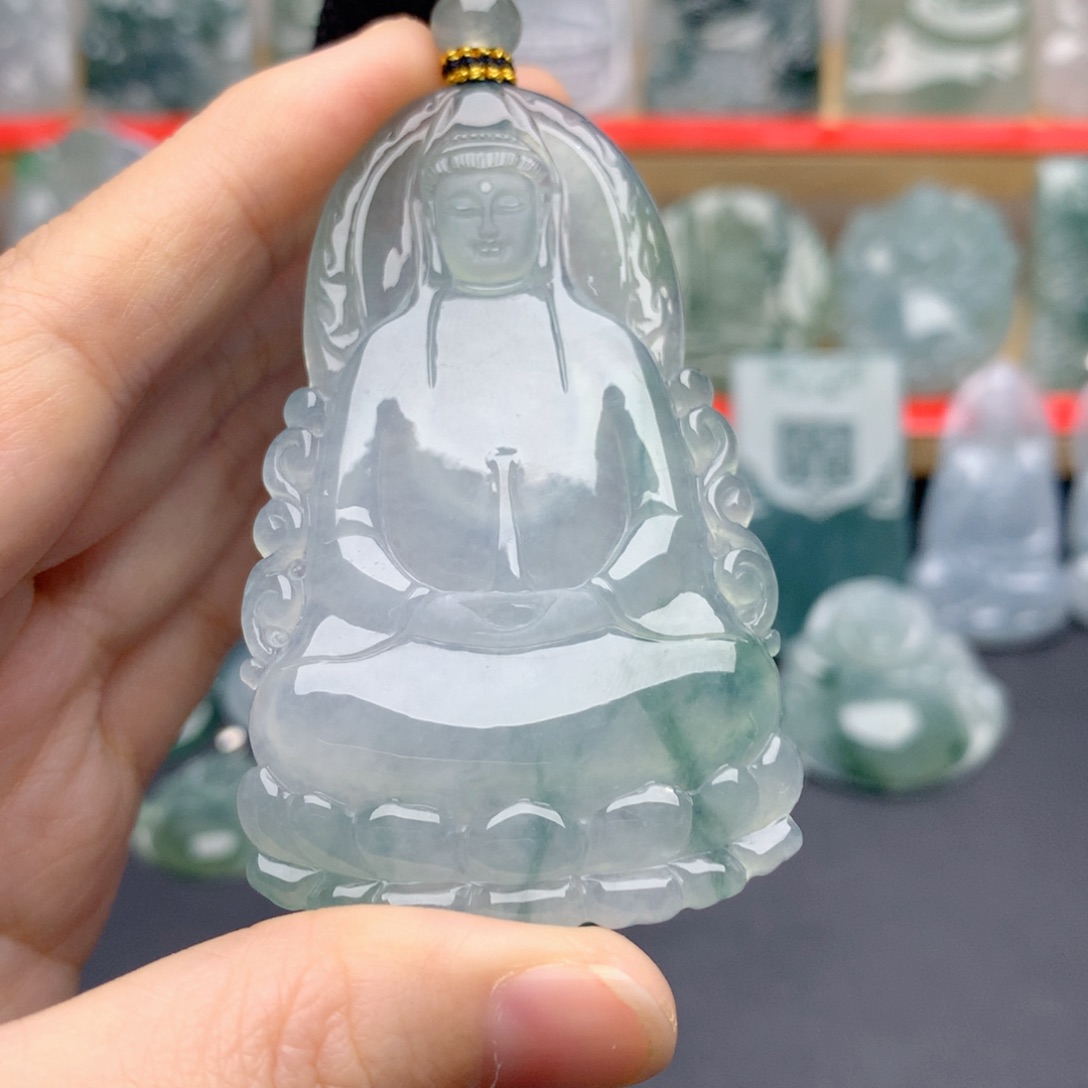 林***翡翠未镶嵌颈饰素衣