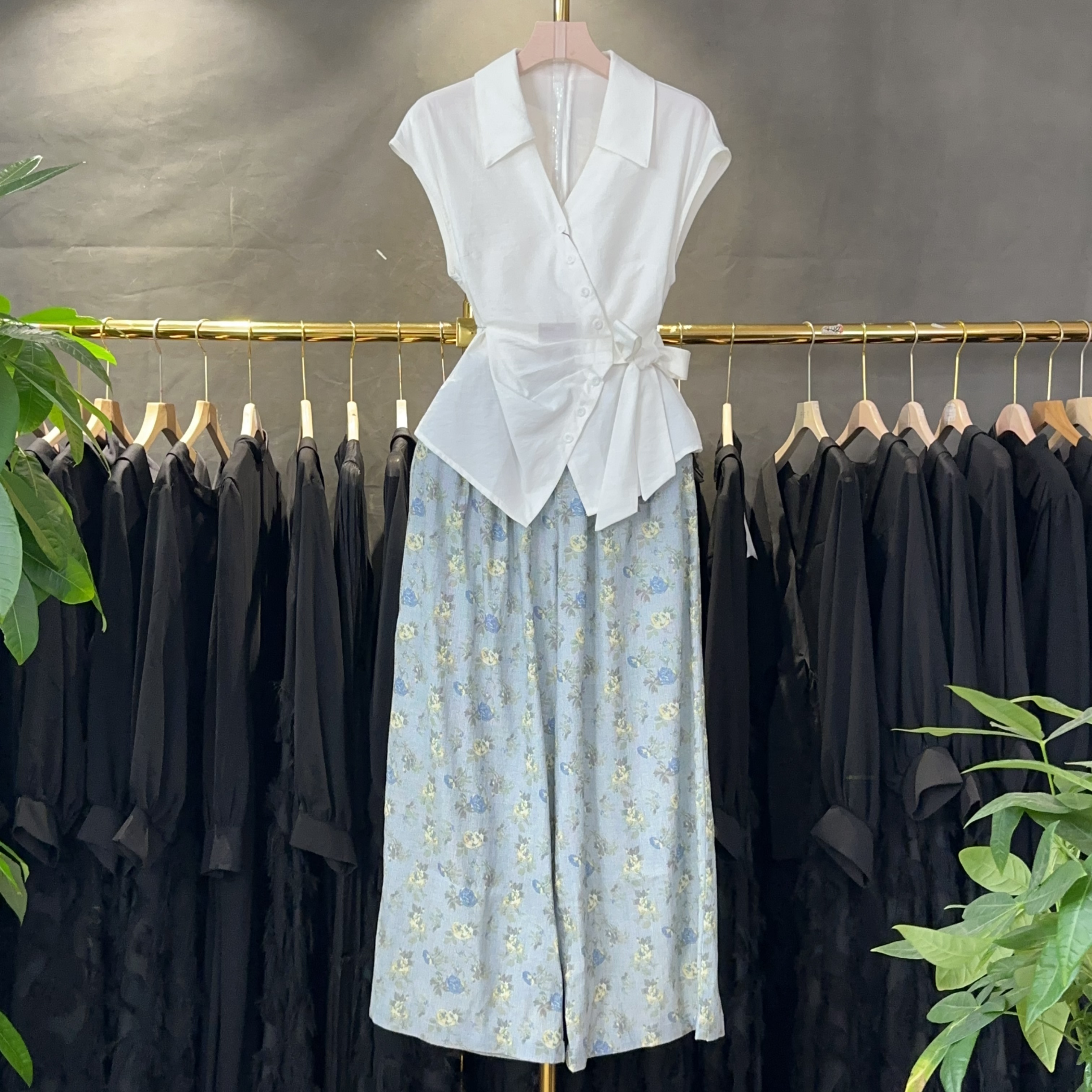 法式交叉设计感短袖针织衫+花色阔腿裤两件套装女夏2025新碎花裤