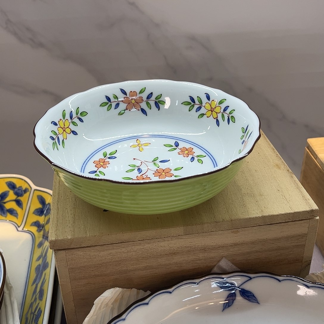 盖碗在家门口看到有条不归家流浪