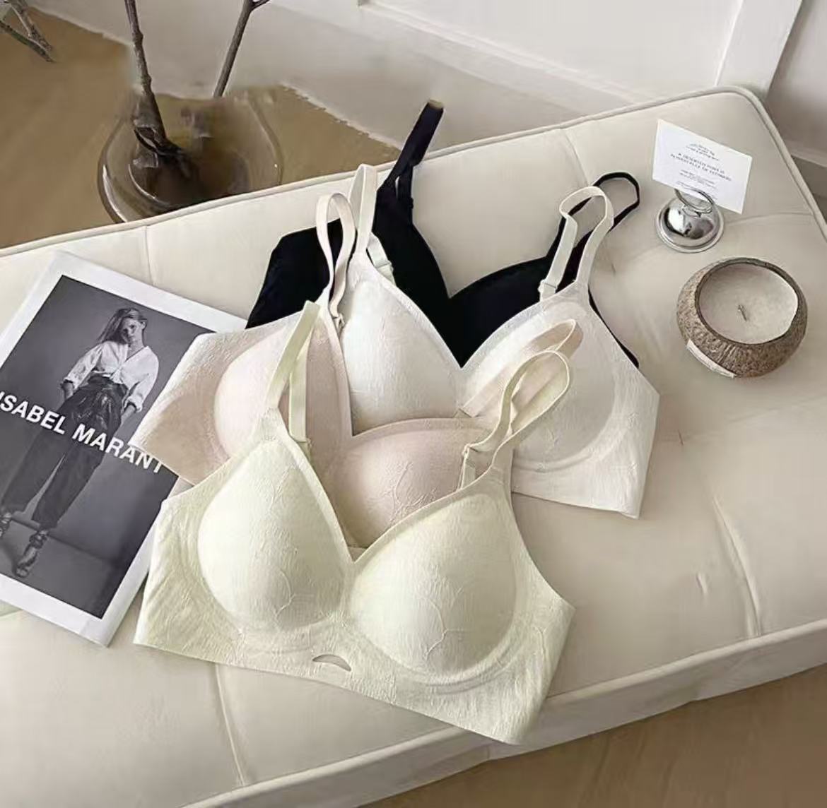  聚拢透气无痕文胸女款纯棉內衣舒适蕾丝美背内衣薄款 001