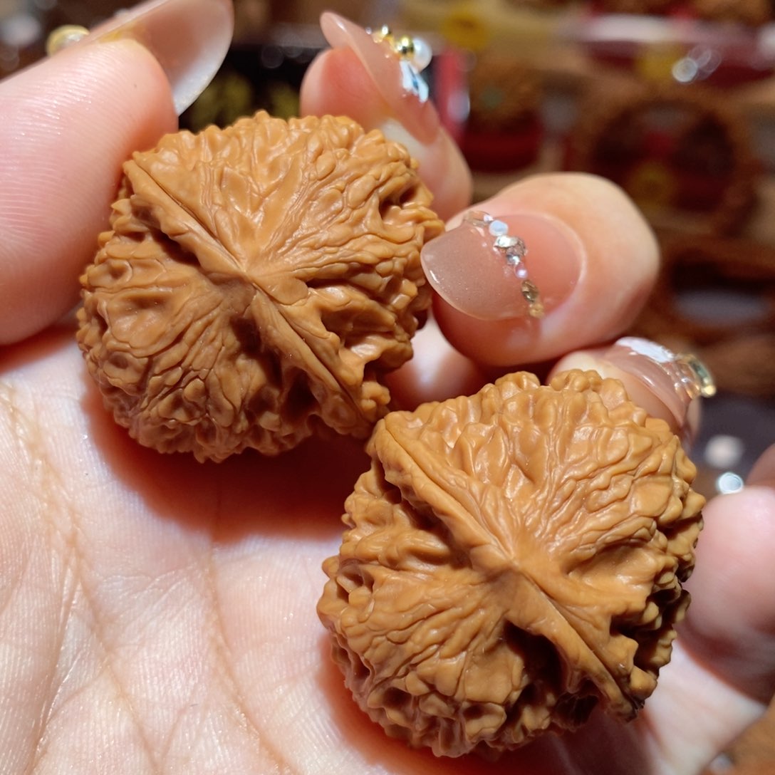 文玩核桃把件马*熳33尺龙眼