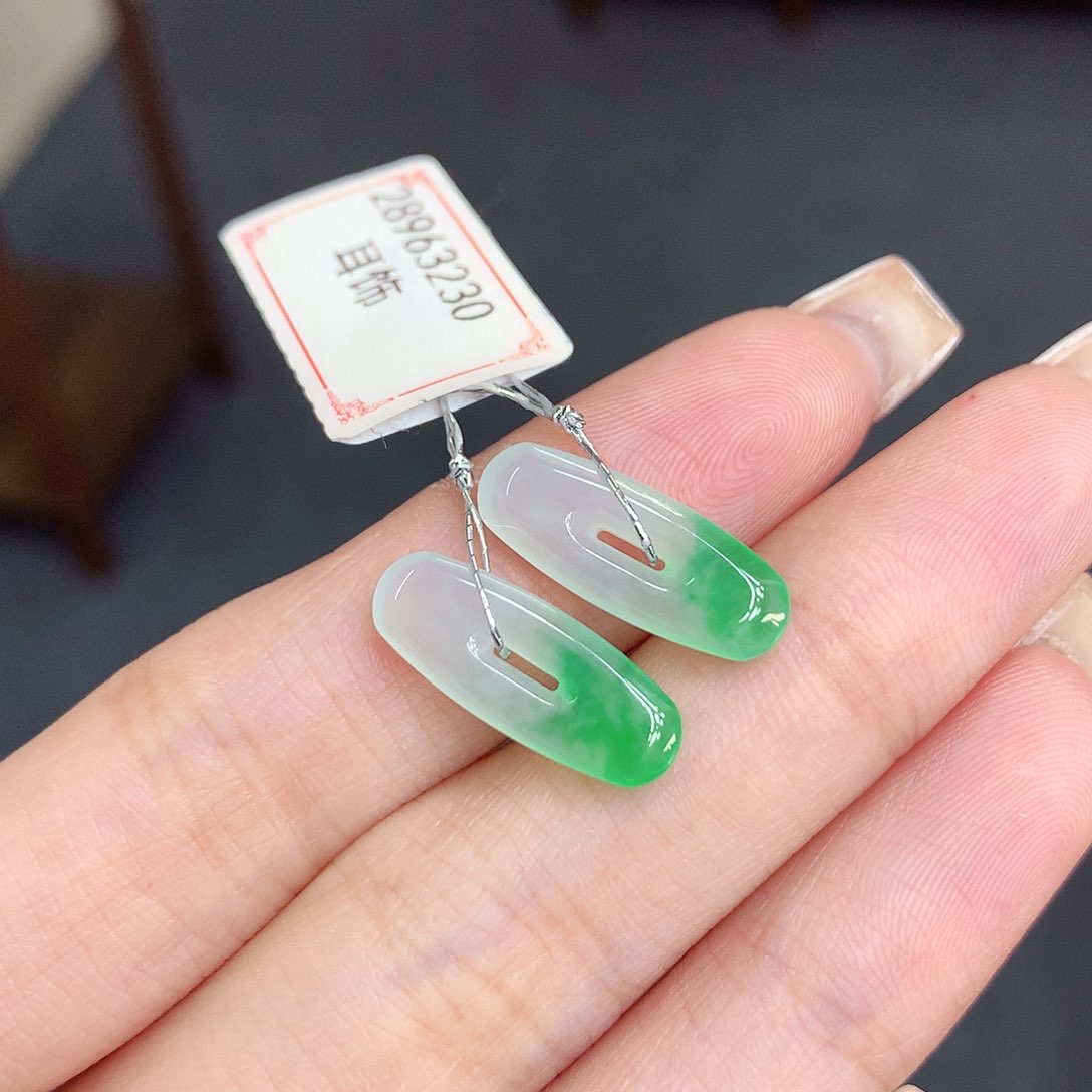未镶嵌戒指翡翠耳饰