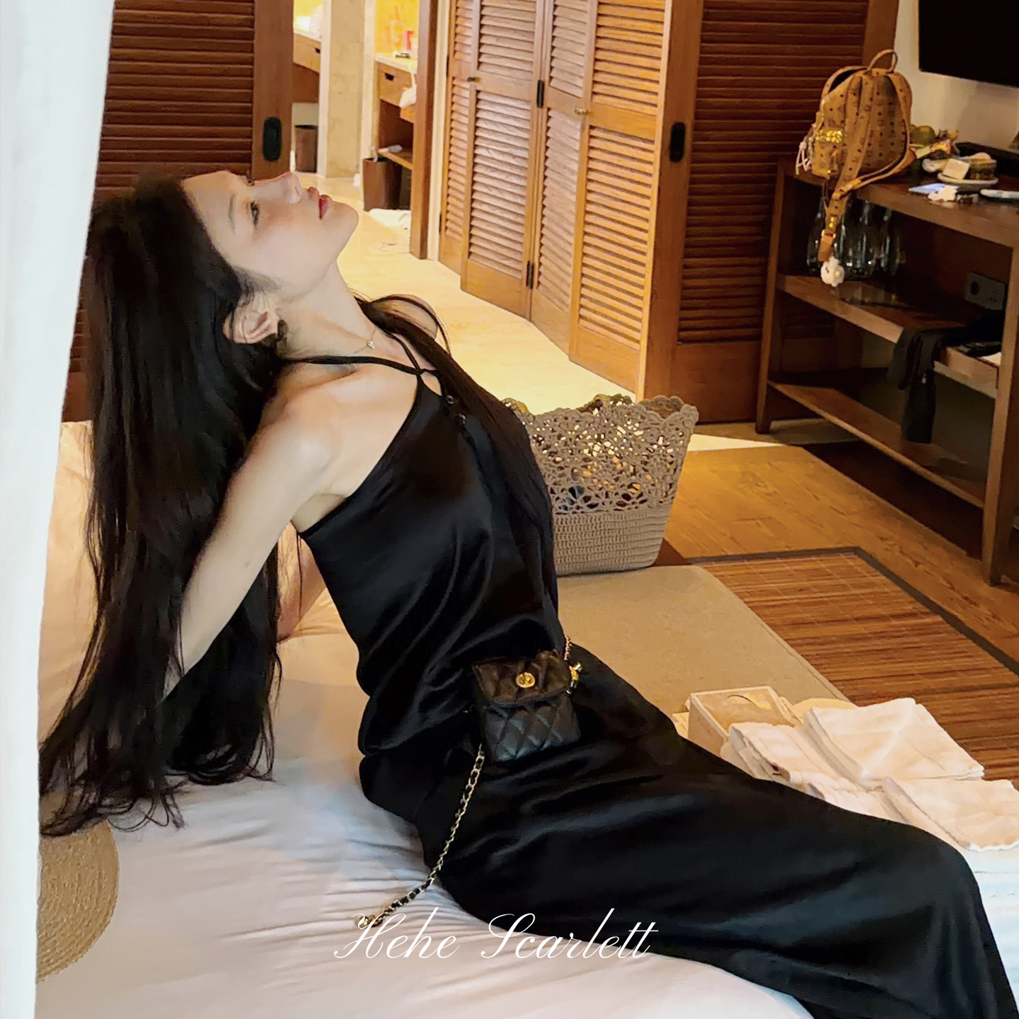 你的呵呵scarlett｜醋酸微光系带抹胸 韩系高级感屁帘两穿阔腿裤