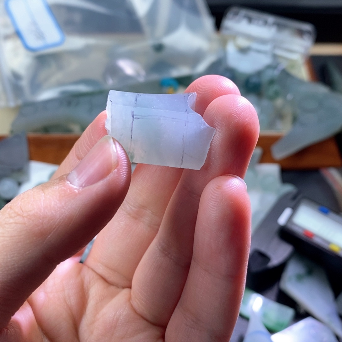 球***仔翡翠未镶嵌颈饰定制