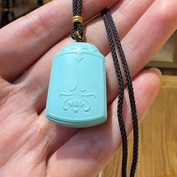 绿松石18K金镶嵌项链无事牌