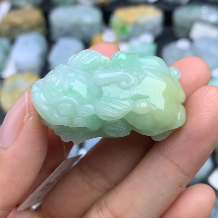 翡翠颈饰未镶嵌天然缅甸翡翠