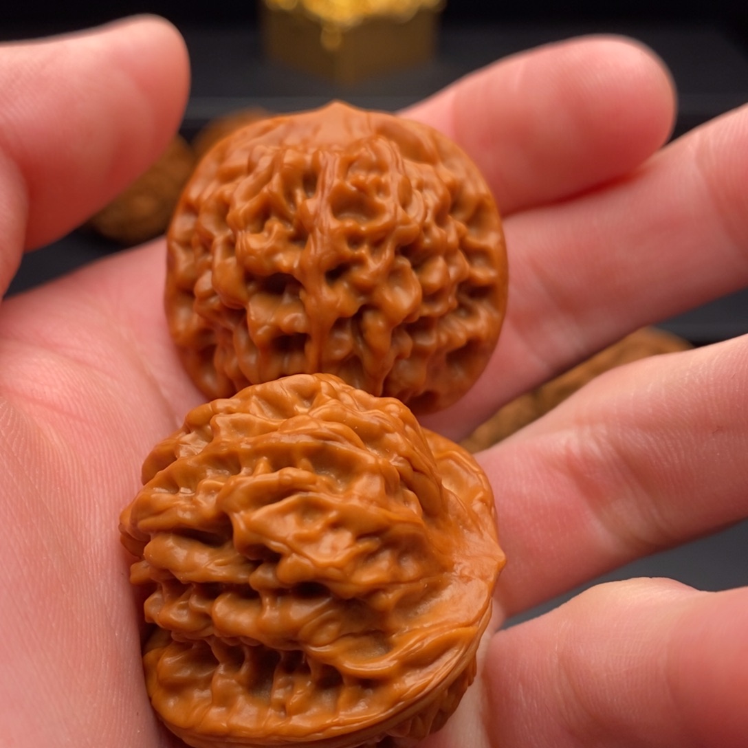 文玩核桃把件释*?秦闷