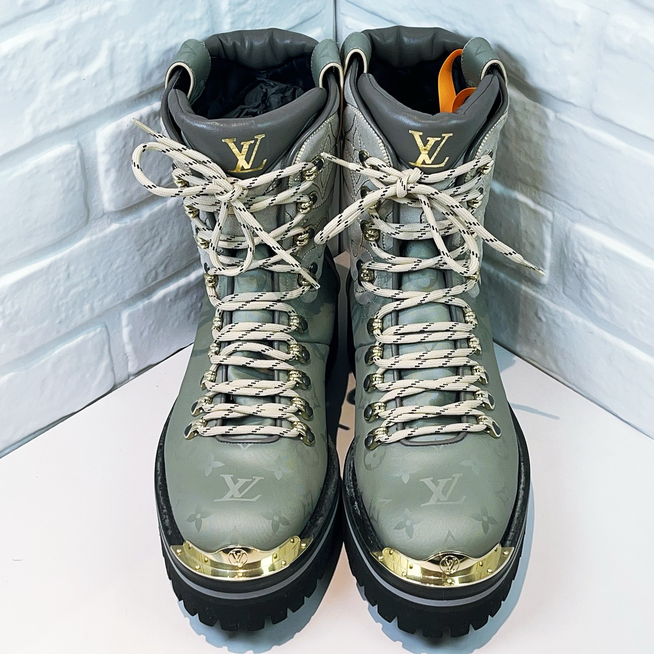 99新 LouisVuitton/路易威登 镭射马丁靴 欧码7.5码 41.5码冲新