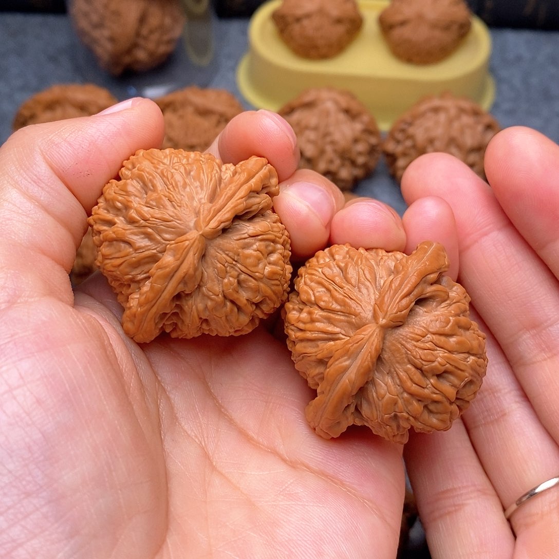 文玩核桃把件用****9白狮子42全品