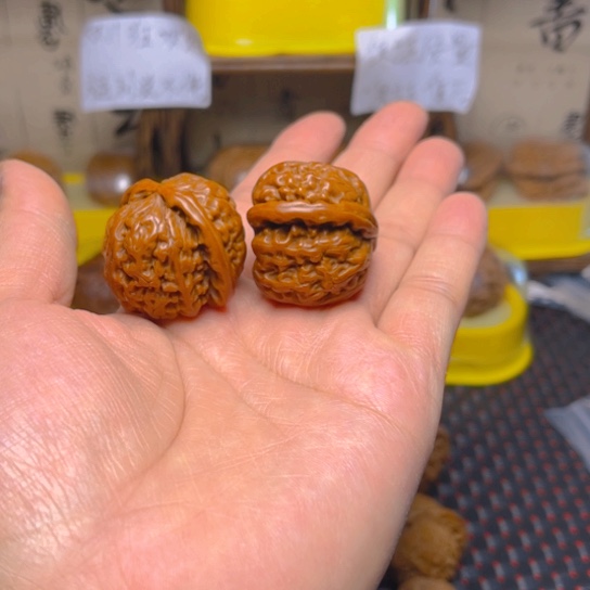 小***点吊坠文玩核桃白狮
