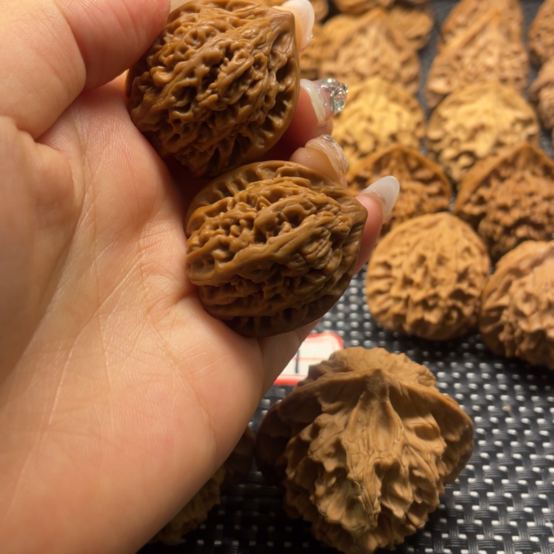 A*D秦岭小王文玩核桃