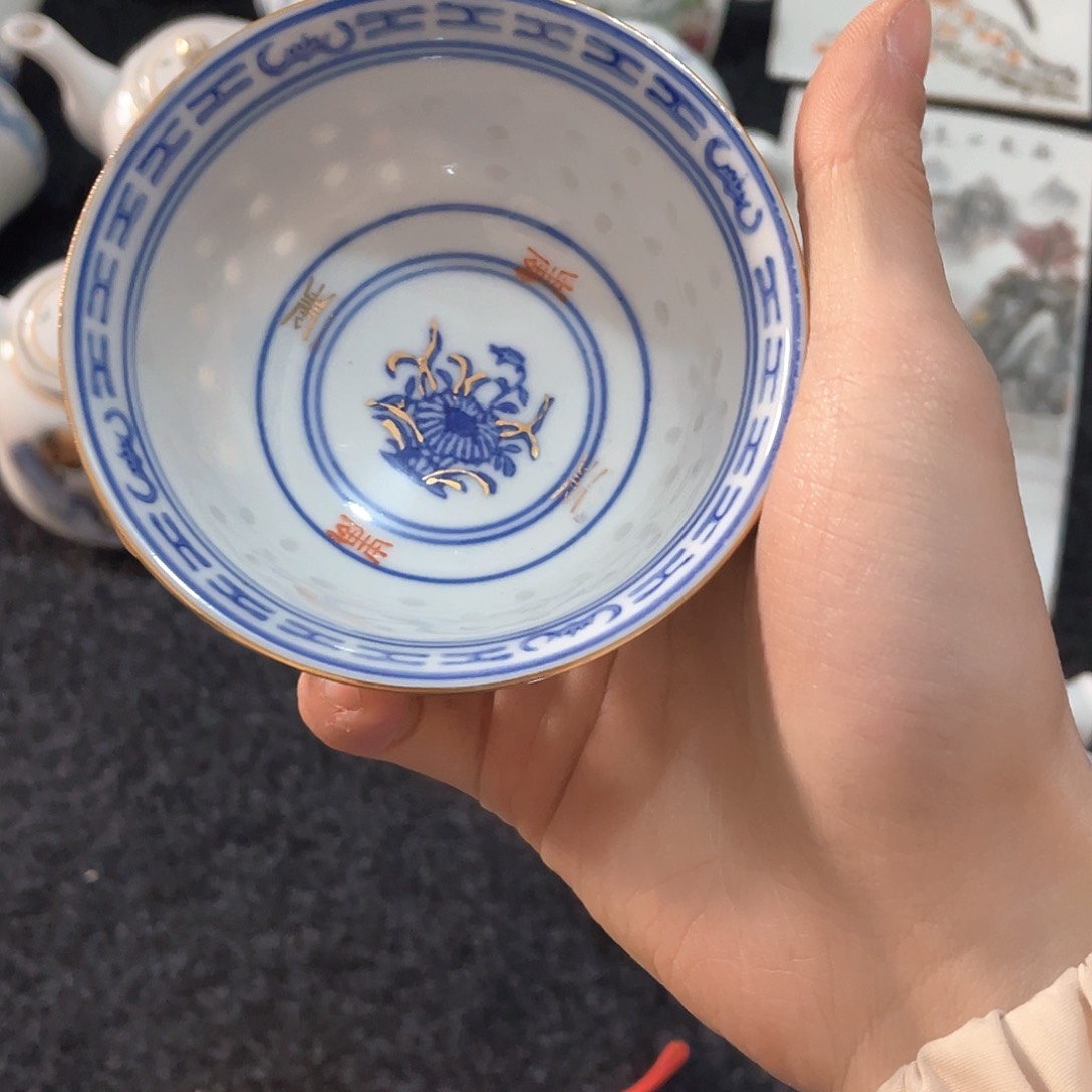 瓷片今天爱吃大米饭