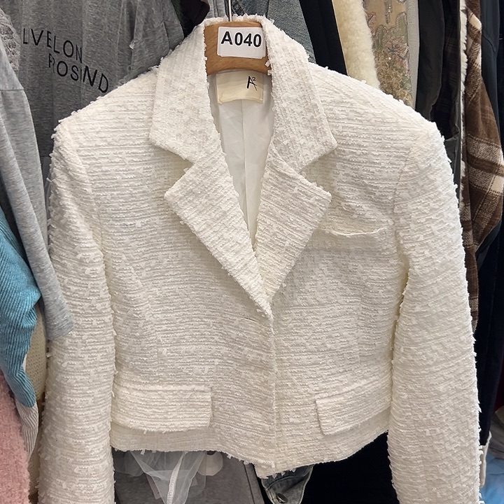 今天新款 小版型白色小香外套