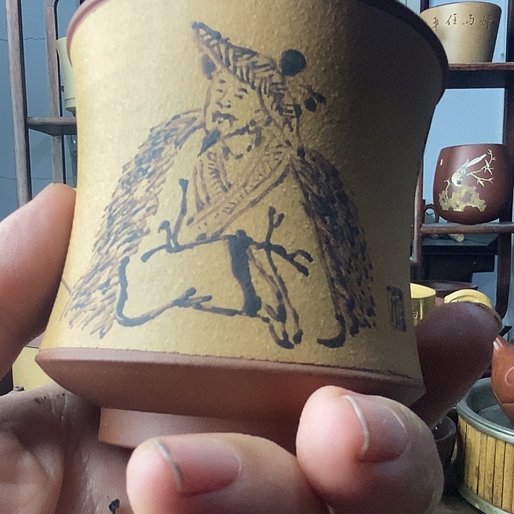 蛟***龙紫砂茶杯段泥全新主人杯，精刻。